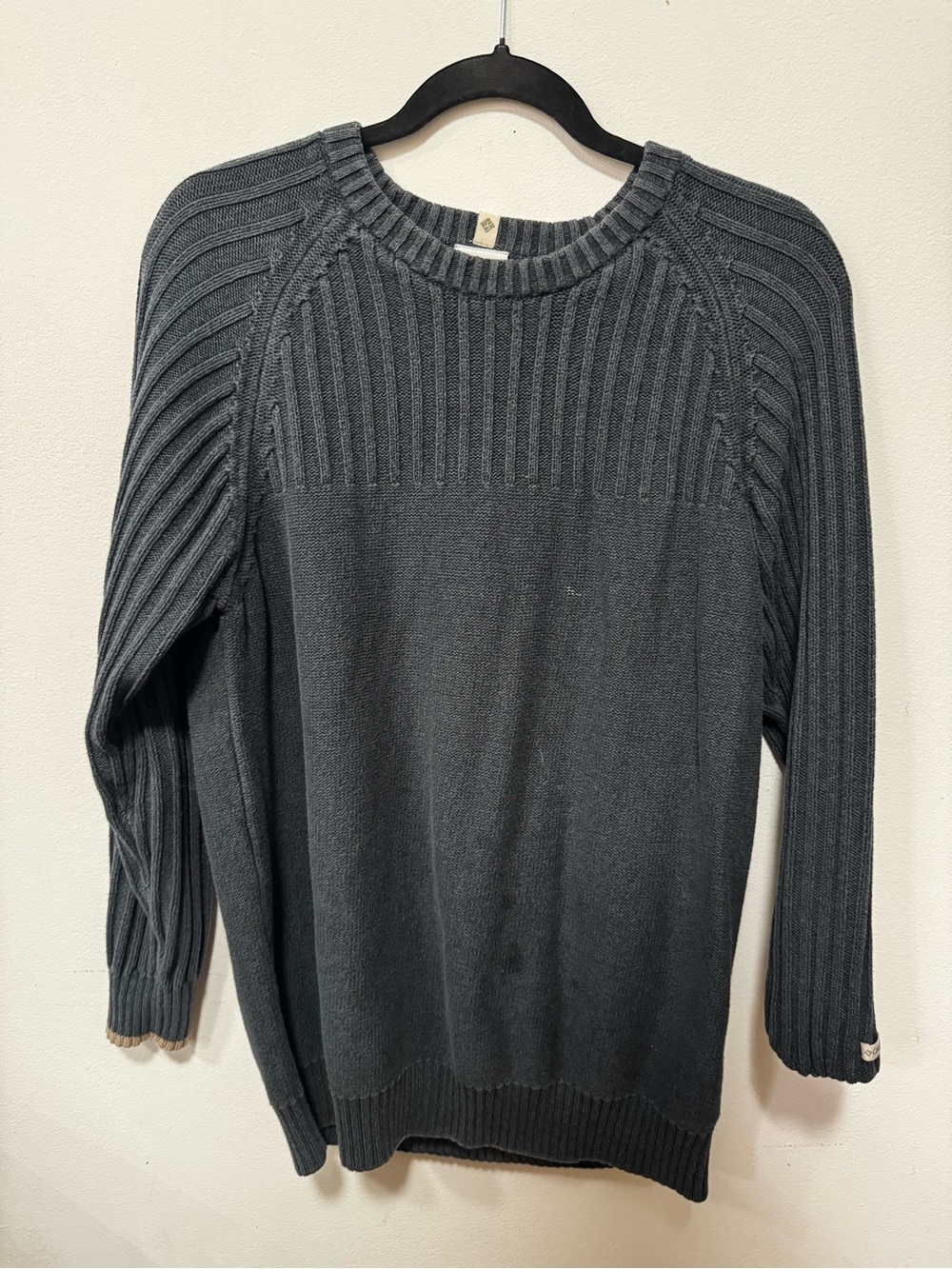 Columbia Men's Crewneck Sweater in Charcoal Gray